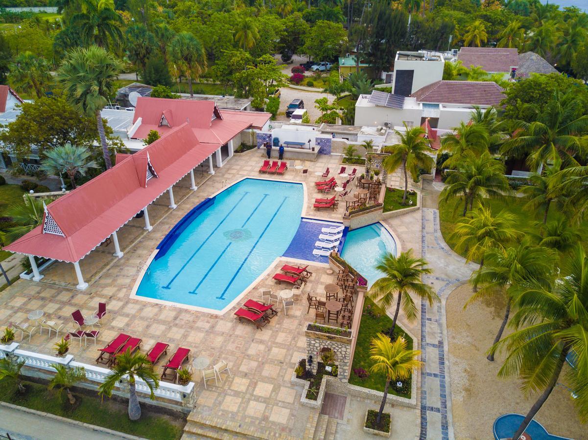 Moulin Sur Mer Beach Resort Montrouis Exterior photo