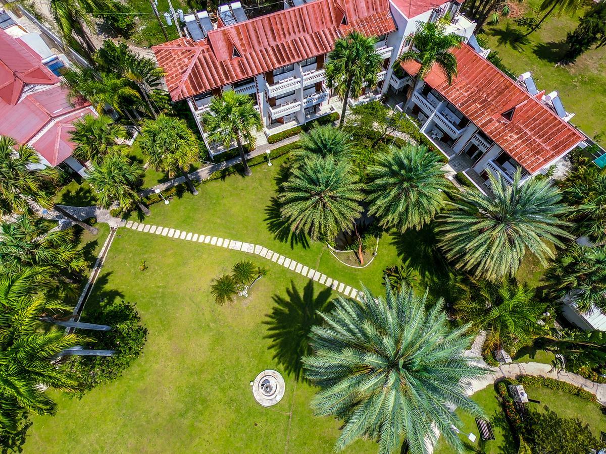 Moulin Sur Mer Beach Resort Montrouis Exterior photo