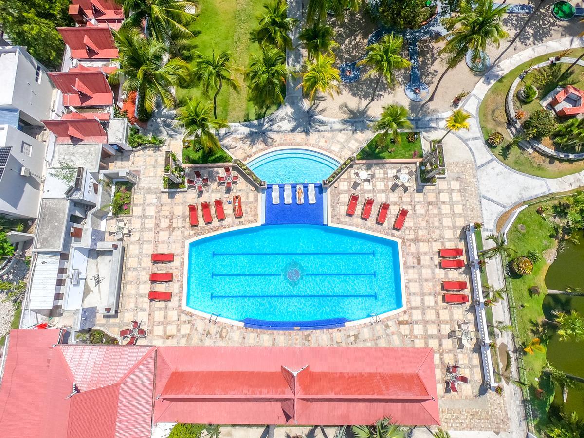 Moulin Sur Mer Beach Resort Montrouis Exterior photo
